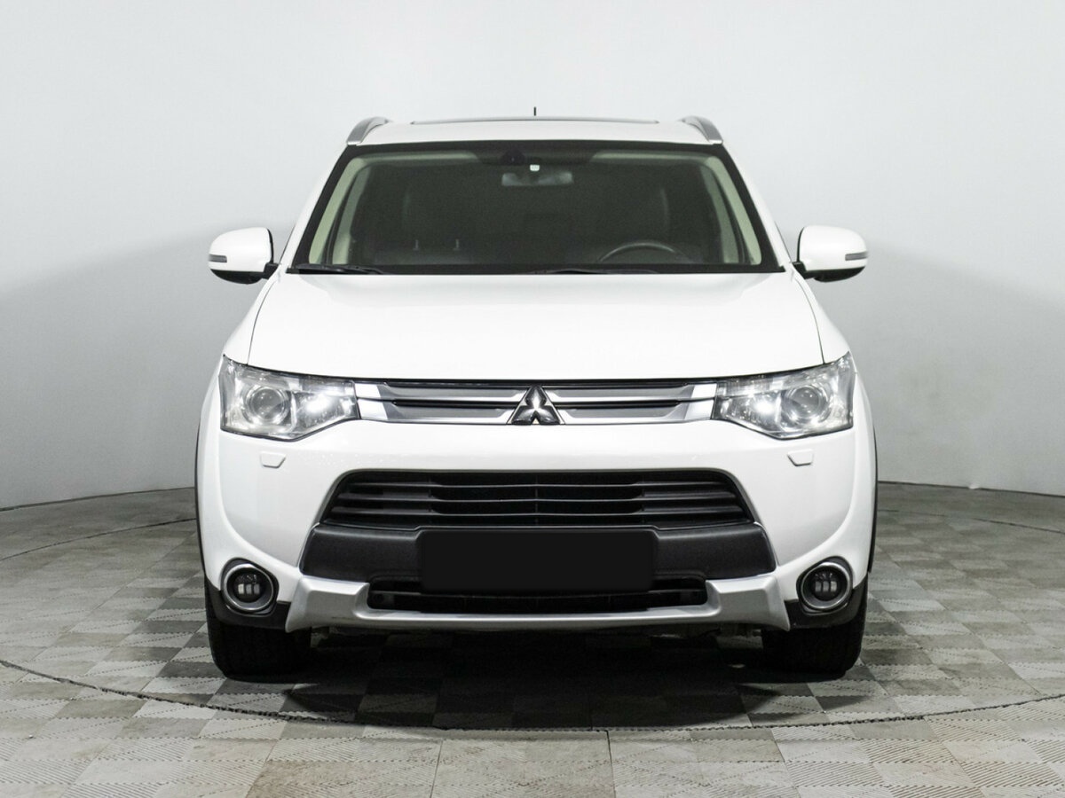 Mitsubishi Outlander III Рестайлинг, 2014 Фото №2