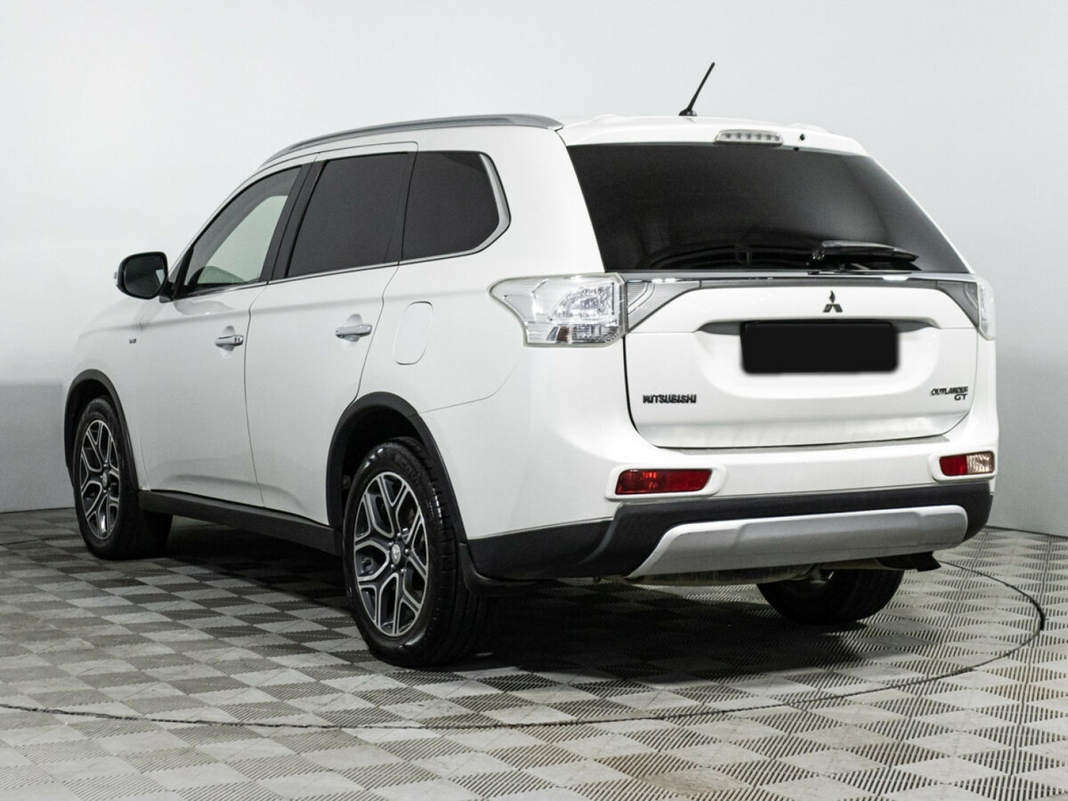 Mitsubishi Outlander III Рестайлинг, 2014 Фото №7