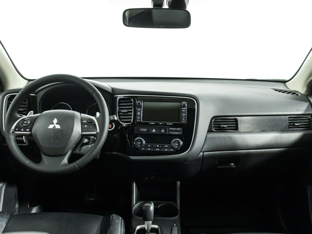 Mitsubishi Outlander III Рестайлинг, 2014 Фото №12