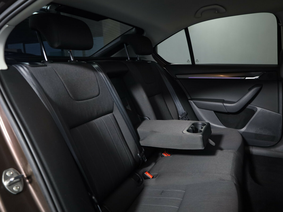 Skoda Octavia III (A7) Рестайлинг, 2017 Фото №12