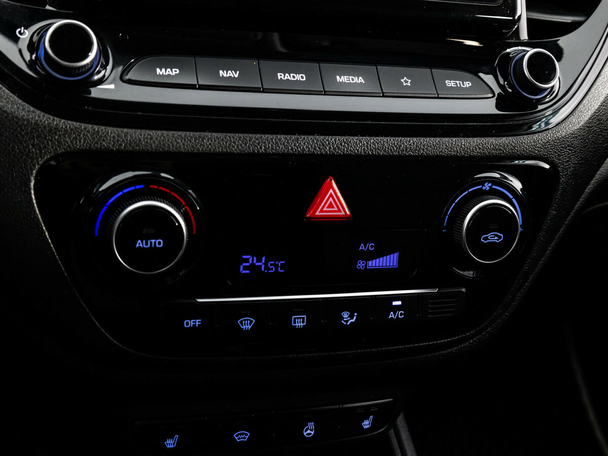 Hyundai Solaris II Рестайлинг, 2021 Фото №12