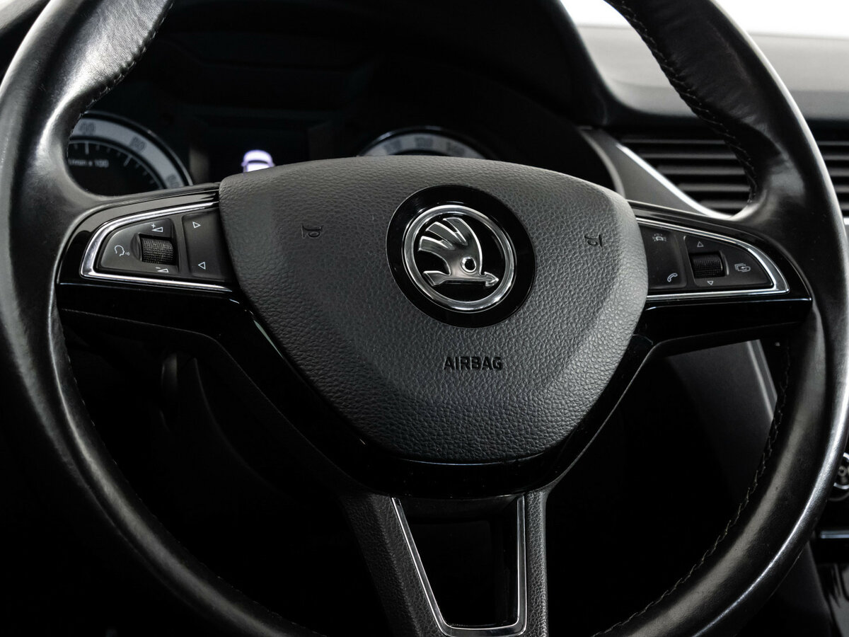 Skoda Octavia III (A7) Рестайлинг, 2017 Фото №9