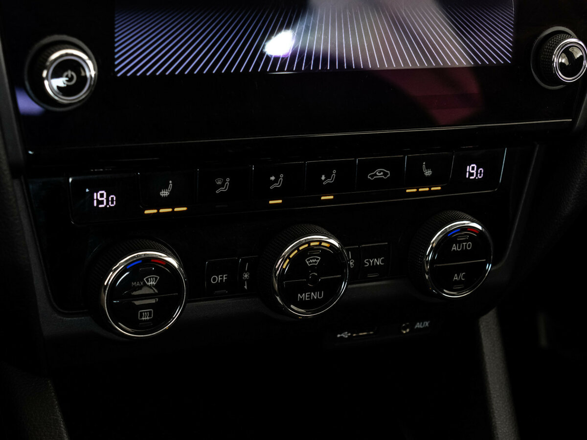 Skoda Octavia III (A7) Рестайлинг, 2017 Фото №11