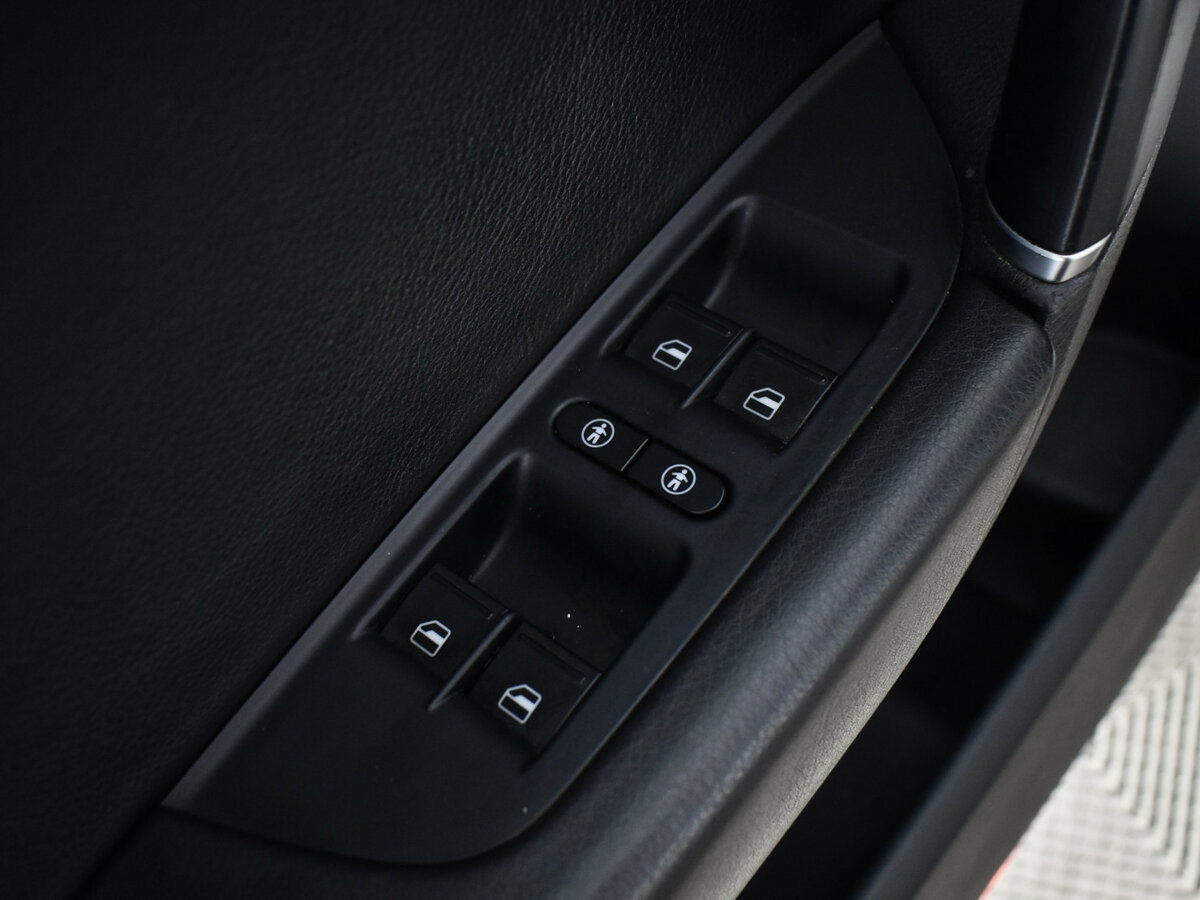 Volkswagen Touareg II Рестайлинг, 2015 Фото №16