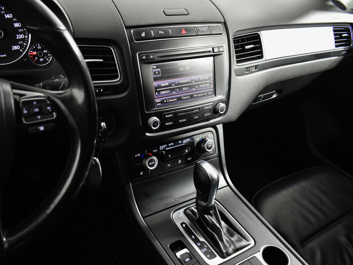 Volkswagen Touareg II Рестайлинг, 2015 Фото №17