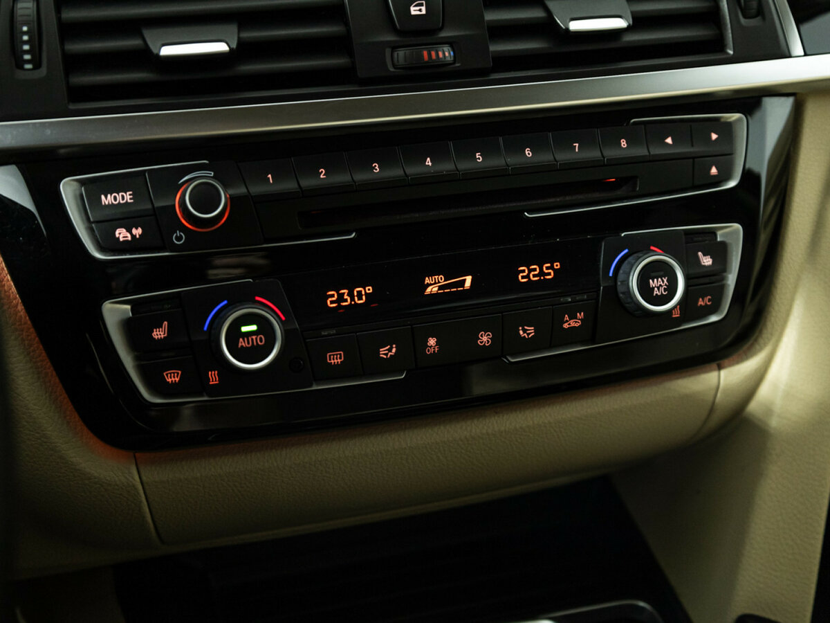 BMW 3 серии 318i VI (F3x) Рестайлинг, 2015 Фото №16