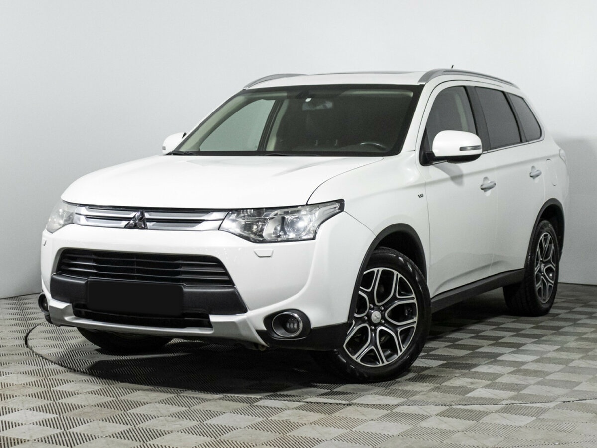 Mitsubishi Outlander III Рестайлинг, 2014 Фото №1